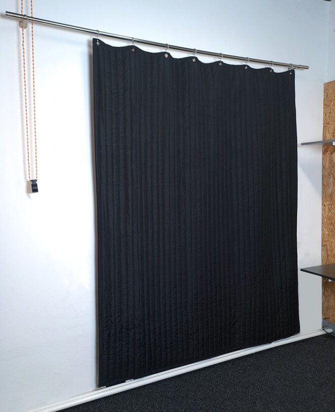VB2GO SonicVoid 1300 - akustik vorhang (schalldämmung) 1300g/m2, 12mm Ösen, Gardinenstangenringe inklusive - Breite der Vorhänge: 200cm, Länge der Vorhänge: 230cm, Farbe der Vorhänge: Beide Seiten SCHWARZ