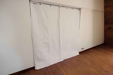 Akustické závěsy - Účinné metody potlačení hluku a odstranění ozvěny při nahrávání on-line kurzů