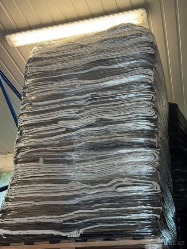 Izolační materiál z výroby (odřezky) – celá paleta (180x100×120cm)